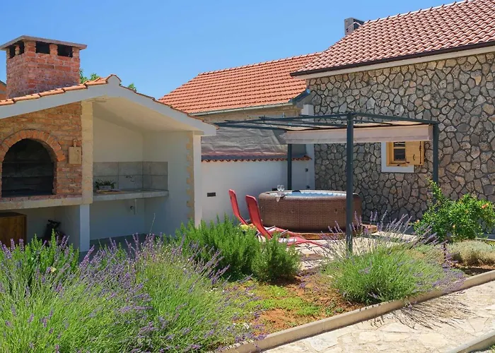 Country House Frane