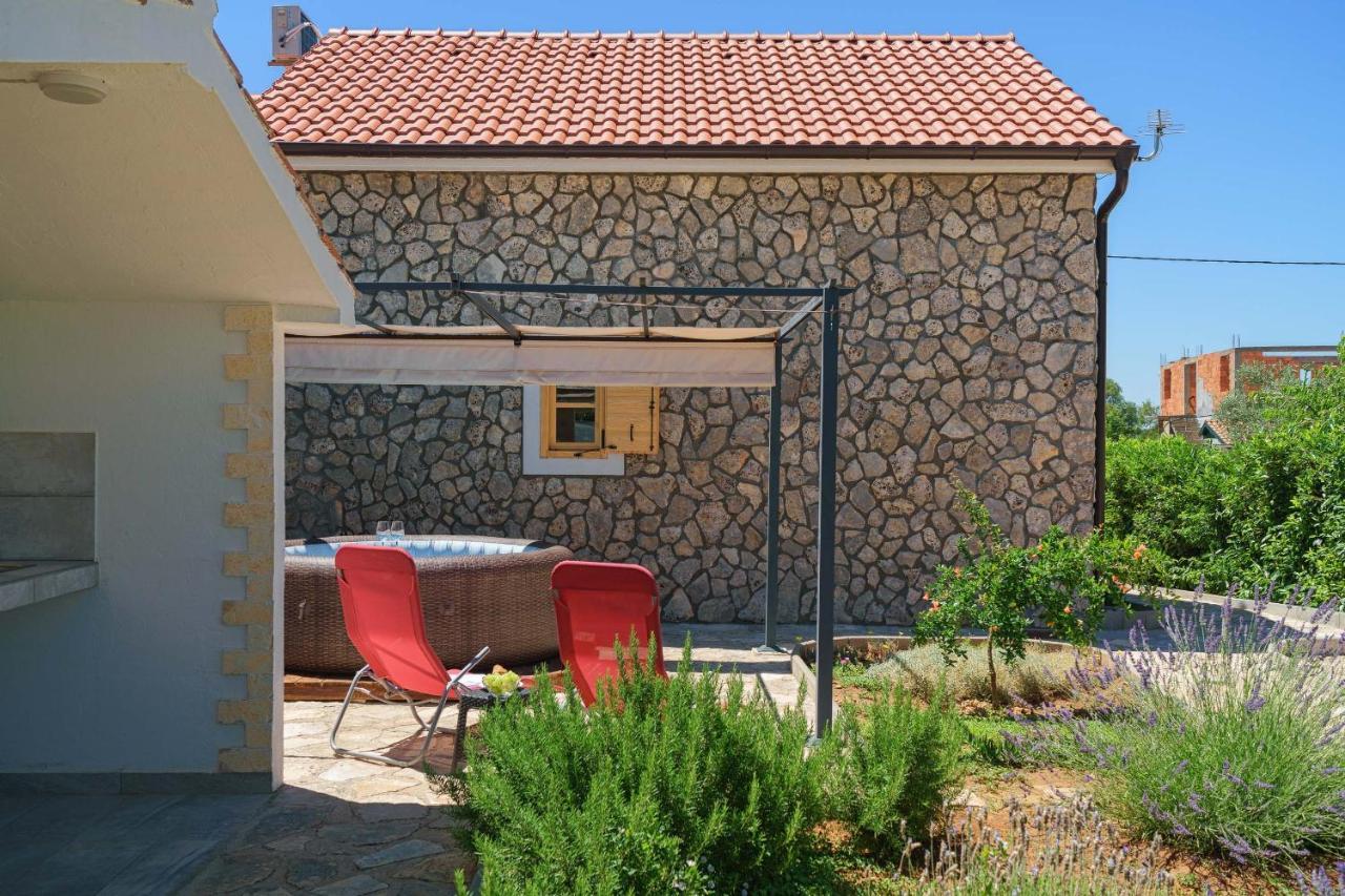 Frane Holiday home *